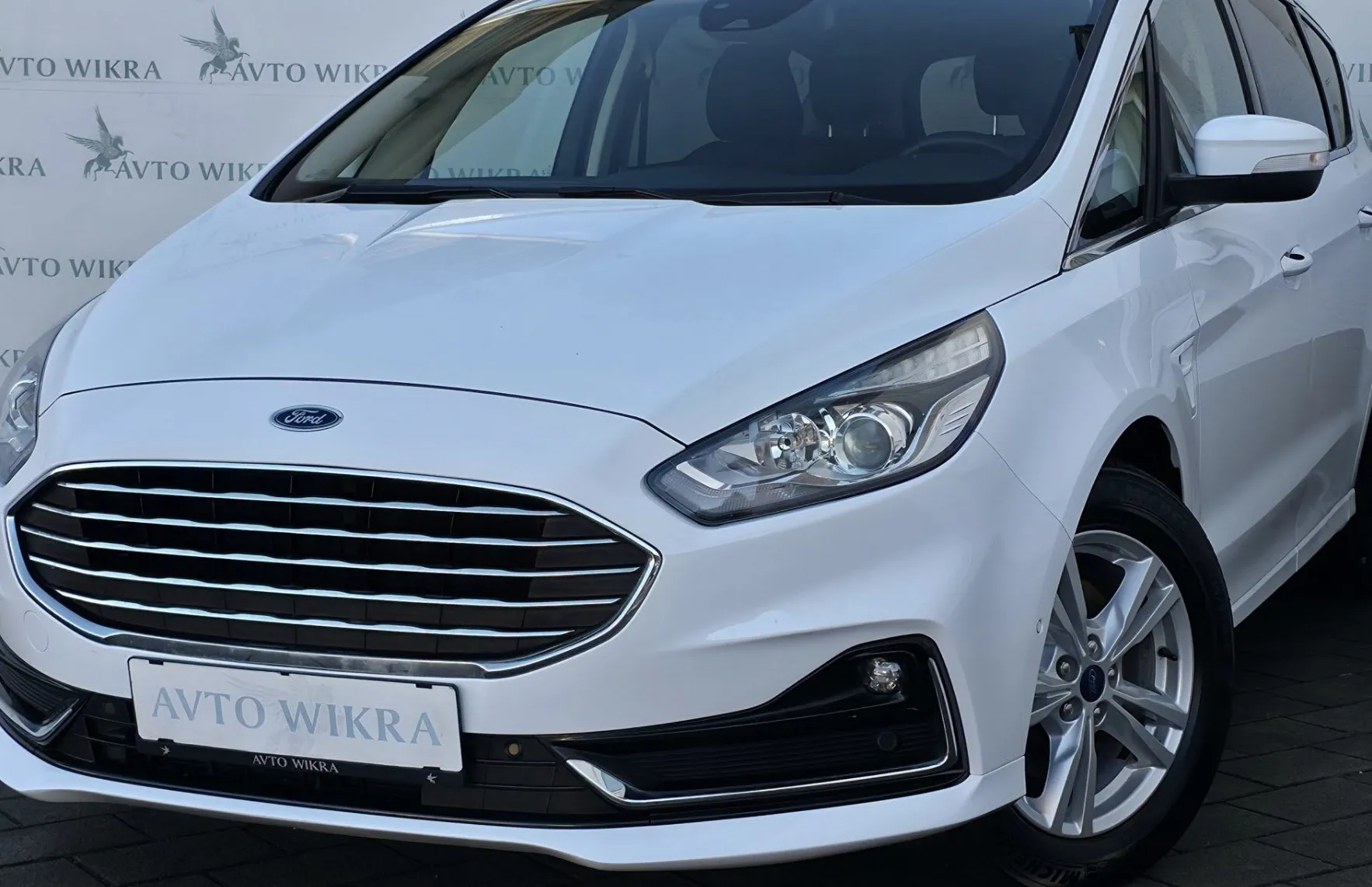 Zunanja slika - Ford S-MAX - 2.0TDCi Titanium Auto LED•LANE•NAVI•KAMERA•KEYLES• - 2