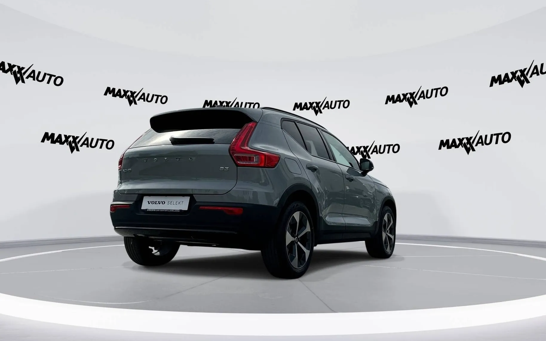 Zunanja slika - Volvo XC40 - B3P Plus Dark Avt - 5