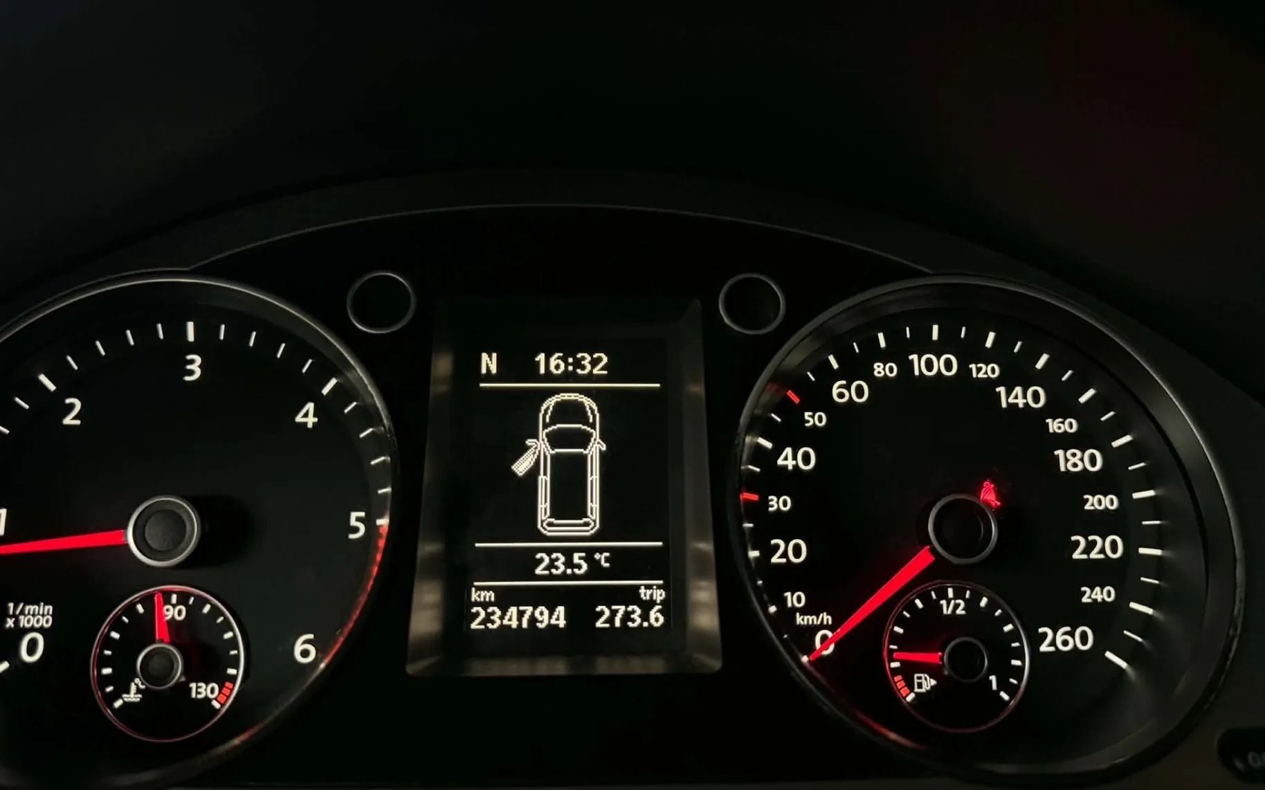 Notranja slika - Volkswagen Passat Variant - 1.6 TDI-H LINE-XENON+LED-LIZING ZA TUJCE- - 12