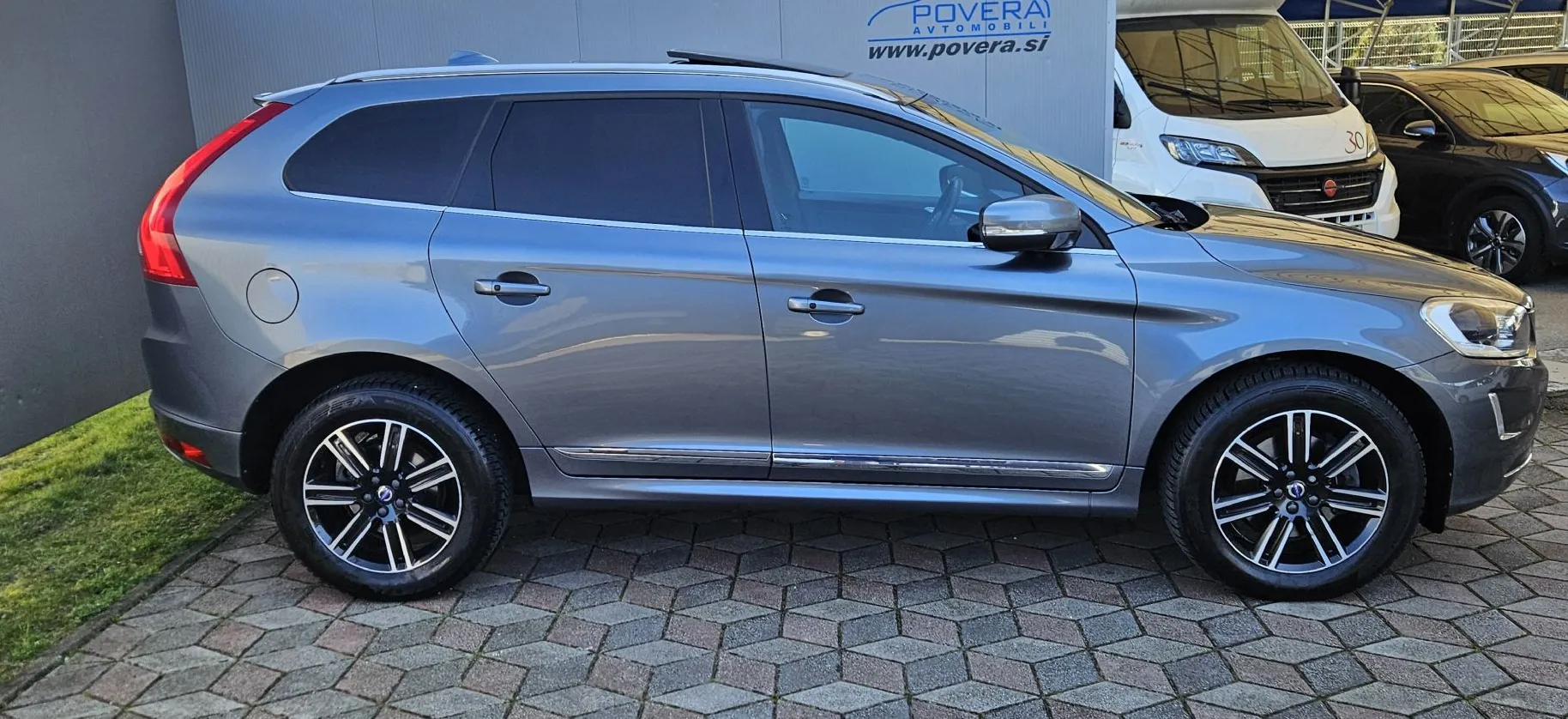 Zunanja slika - Volvo XC60 - D4 AUT. SIGNATURE +Xenon+ACC+Kamera +Pano+Usnje... - 4