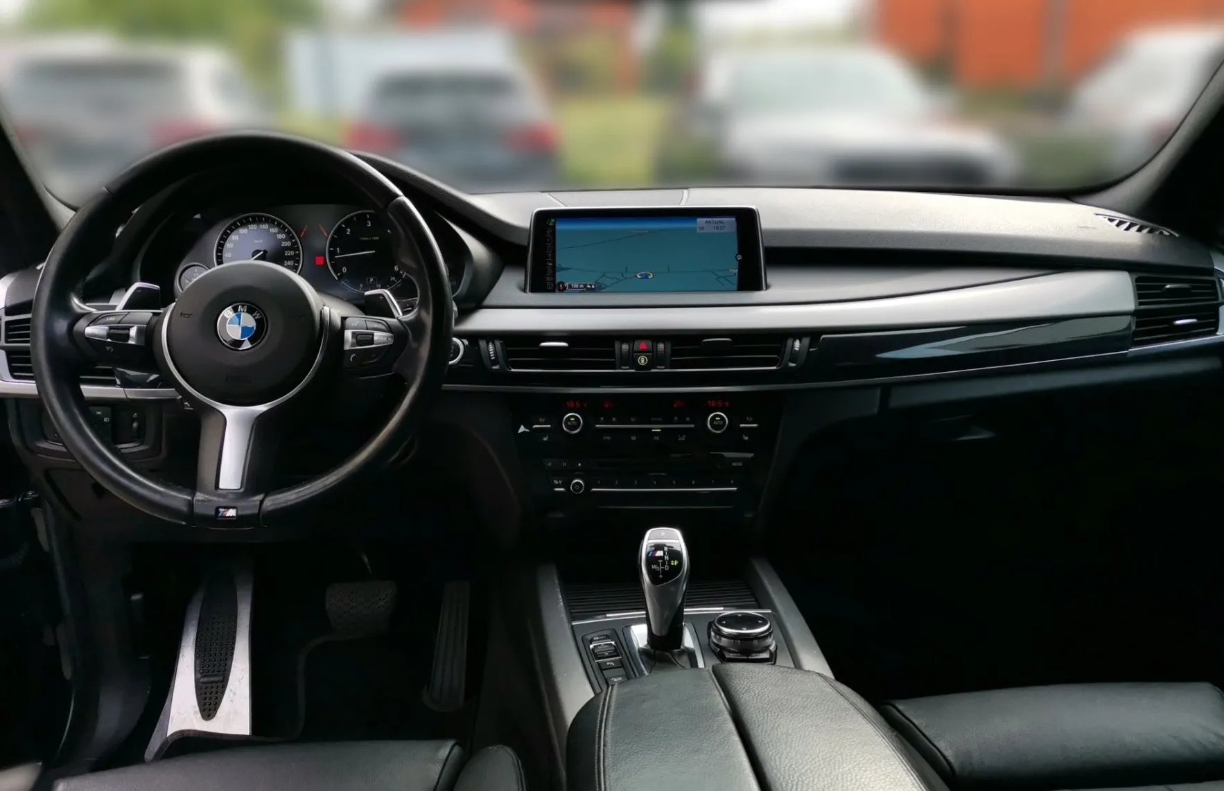 Zunanja slika - BMW X5 - serija : M50d FULL LED SOFT CLOSE HEAD-UP HARMAN KARDON KAM - 17