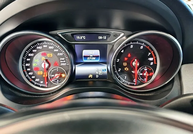 Zunanja slika - Mercedes-Benz GLA-Razred - 180 7DCT-NAVI-KAMERA-DAB-FULL LED-WINTER-VIDEO - 9