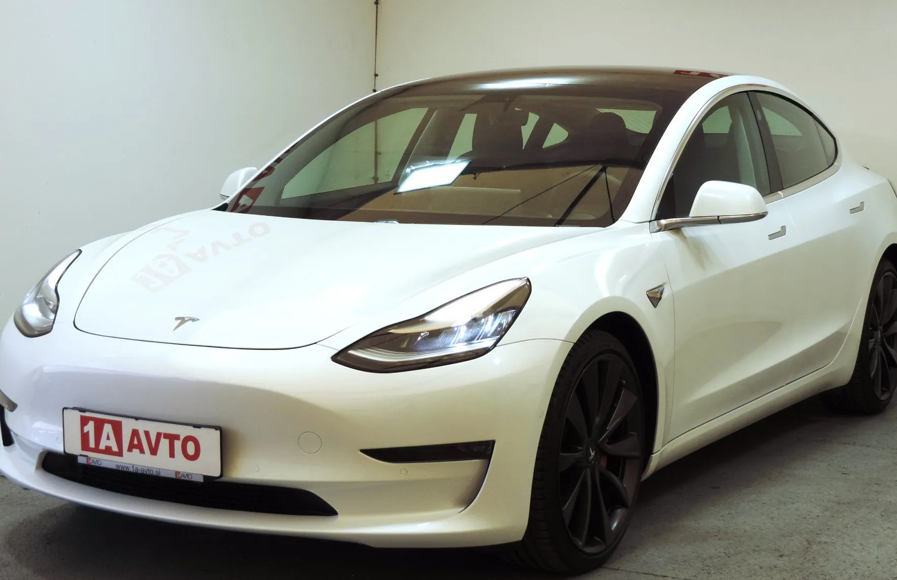 Zunanja slika - Tesla Model 3 - Performance AWD  Dual Motor 2x65 kW - 1