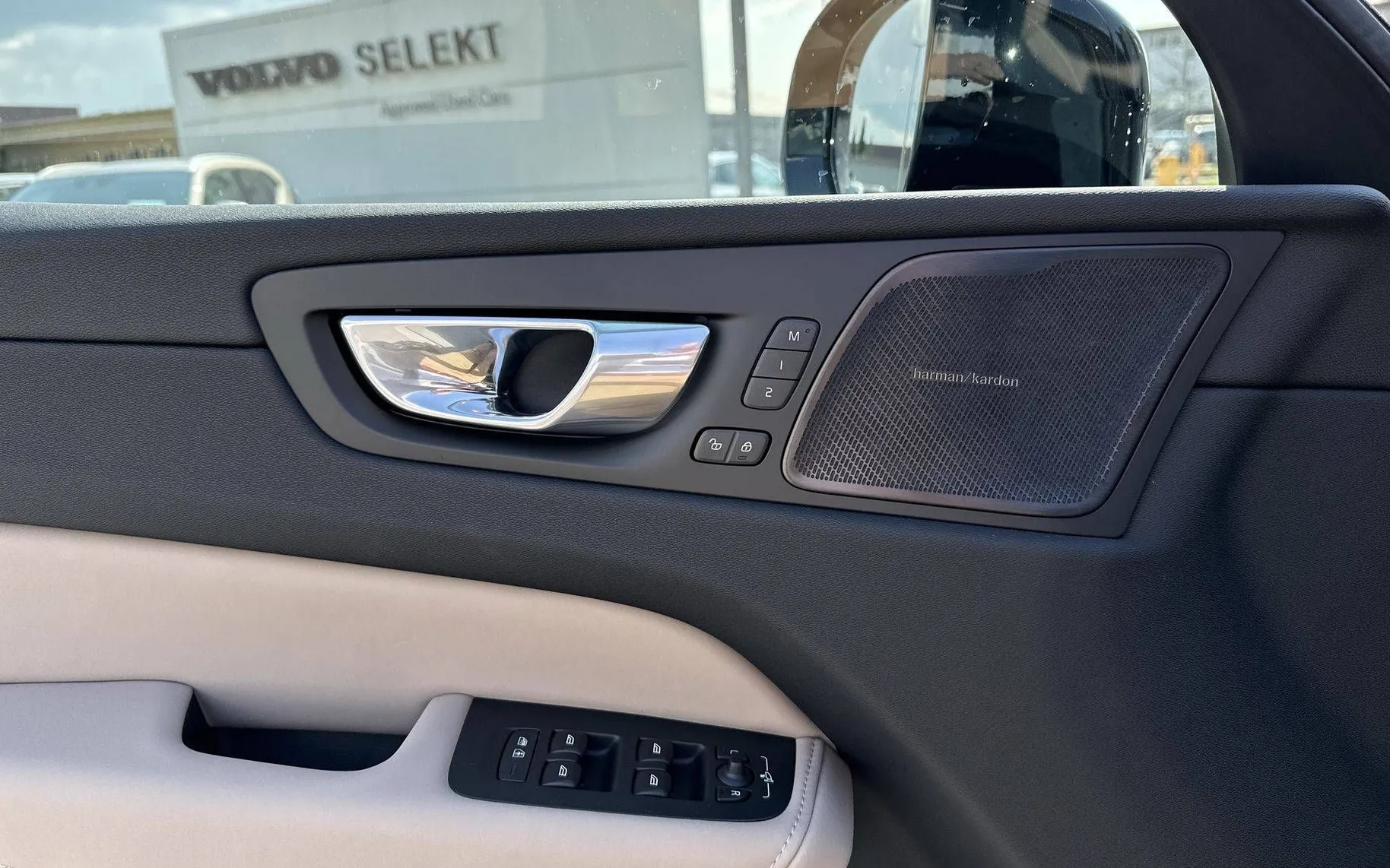 Zunanja slika - Volvo XC60 - B5 P AWD Plus Dark Avt. - 12