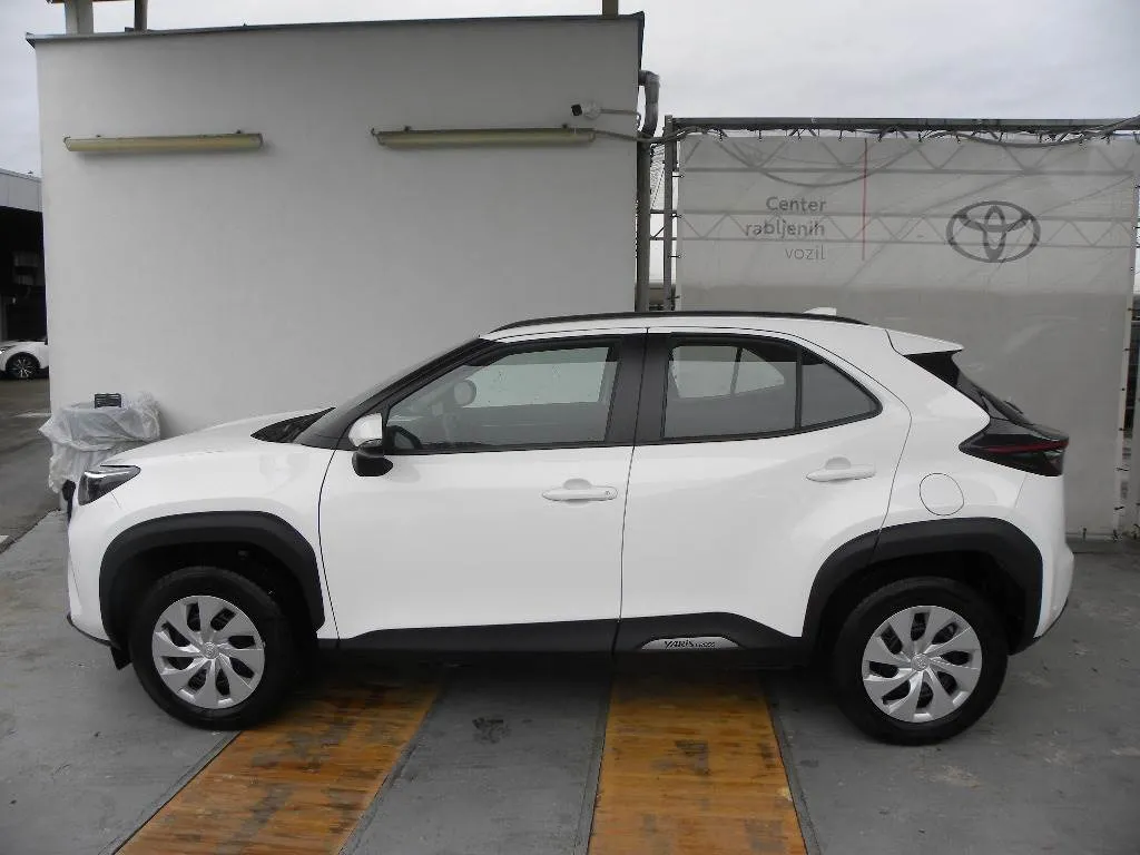 Zunanja slika - Toyota YARIS CROSS HYBRID - Toyota  1.5 VVT-i Luna Avt. - 3