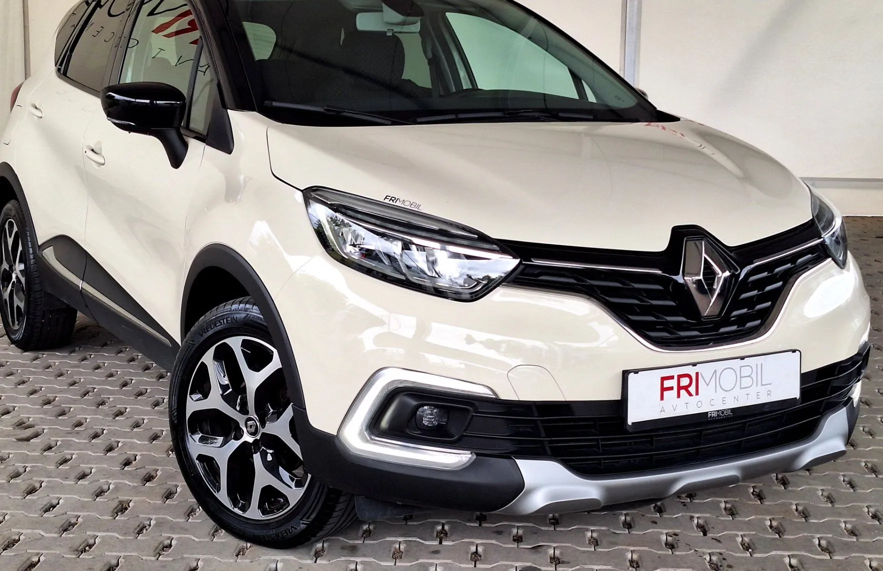 Zunanja slika - Renault Captur - dCi 110 Energy Iconic•Slovensko vozilo•1.Lastnik• - 2