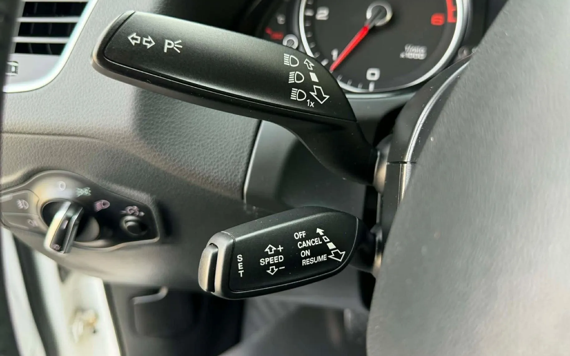 Notranja slika - Audi Q5 - 2.0 TDI-XENON+LED-LIZING ZA TUJCE-ODLIČEN - 12