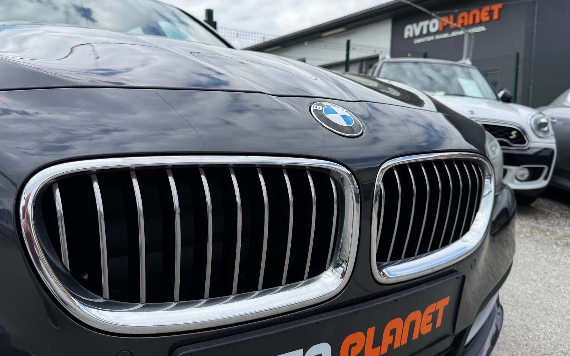Zunanja slika - BMW Serija 5 - Touring: 525d AUT. LUXURY LiNE DIGITAL PANO HEADuP ALU 1 - 20