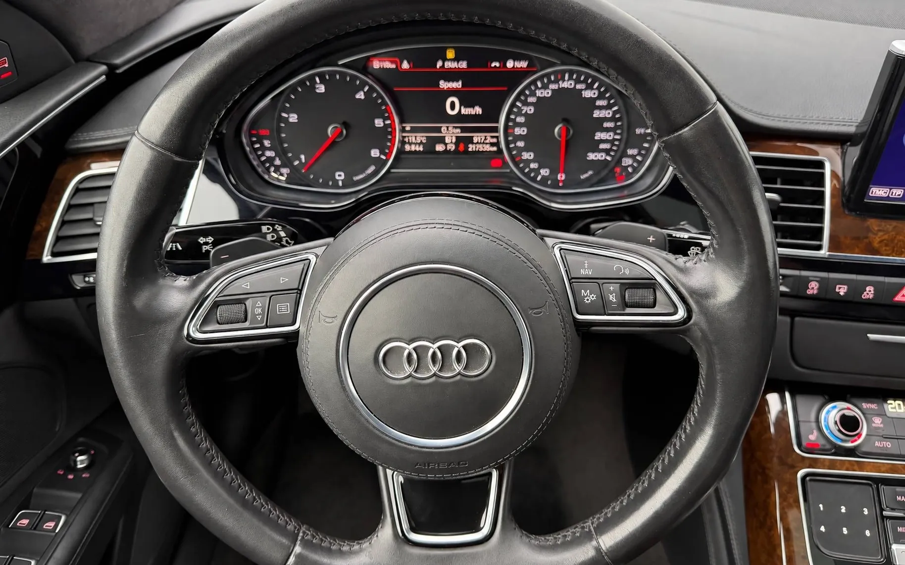 Notranja slika - Audi A8 - quattro 3.0 TDI Tiptronic-Matrix LED-Šibedah-Webas - 10