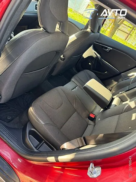 Notranja slika - Volvo V40 - Cross Country 5vr. 110 kW leto prve registracije 2018 - 6