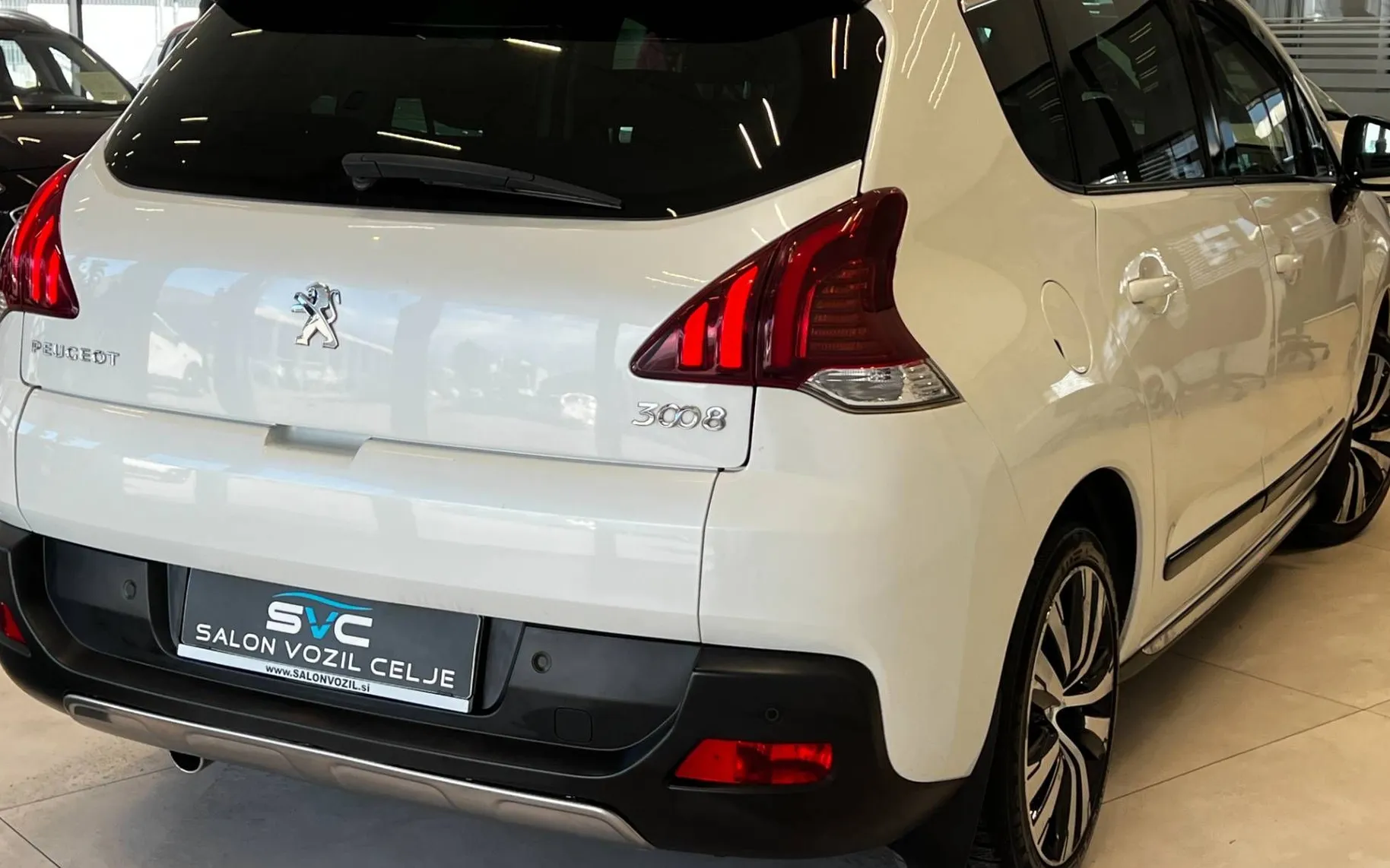 Zunanja slika - Peugeot 3008 - 2.0 HDI-200KM-AUT-4X4-LED-HUD-NAVI-PDC-TEMP-17COL. - 4