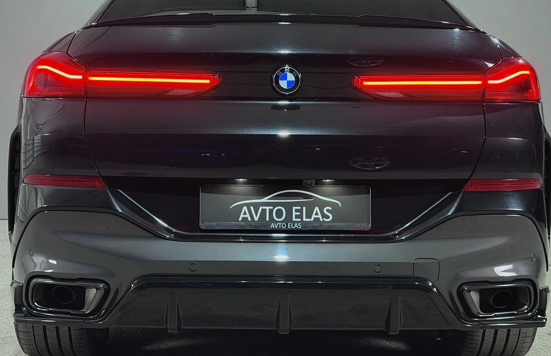 Zunanja slika - BMW X6 - serija : xDrive40d - ZRAČNO - SKY PANO - ICONIC - MASAŽA - 5