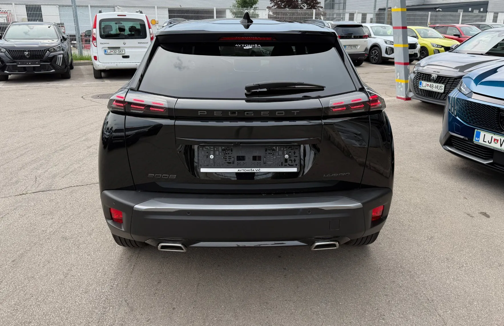 Zunanja slika - Peugeot 2008 - 1.2 MHEV  136  145 Allure Avt. - 4