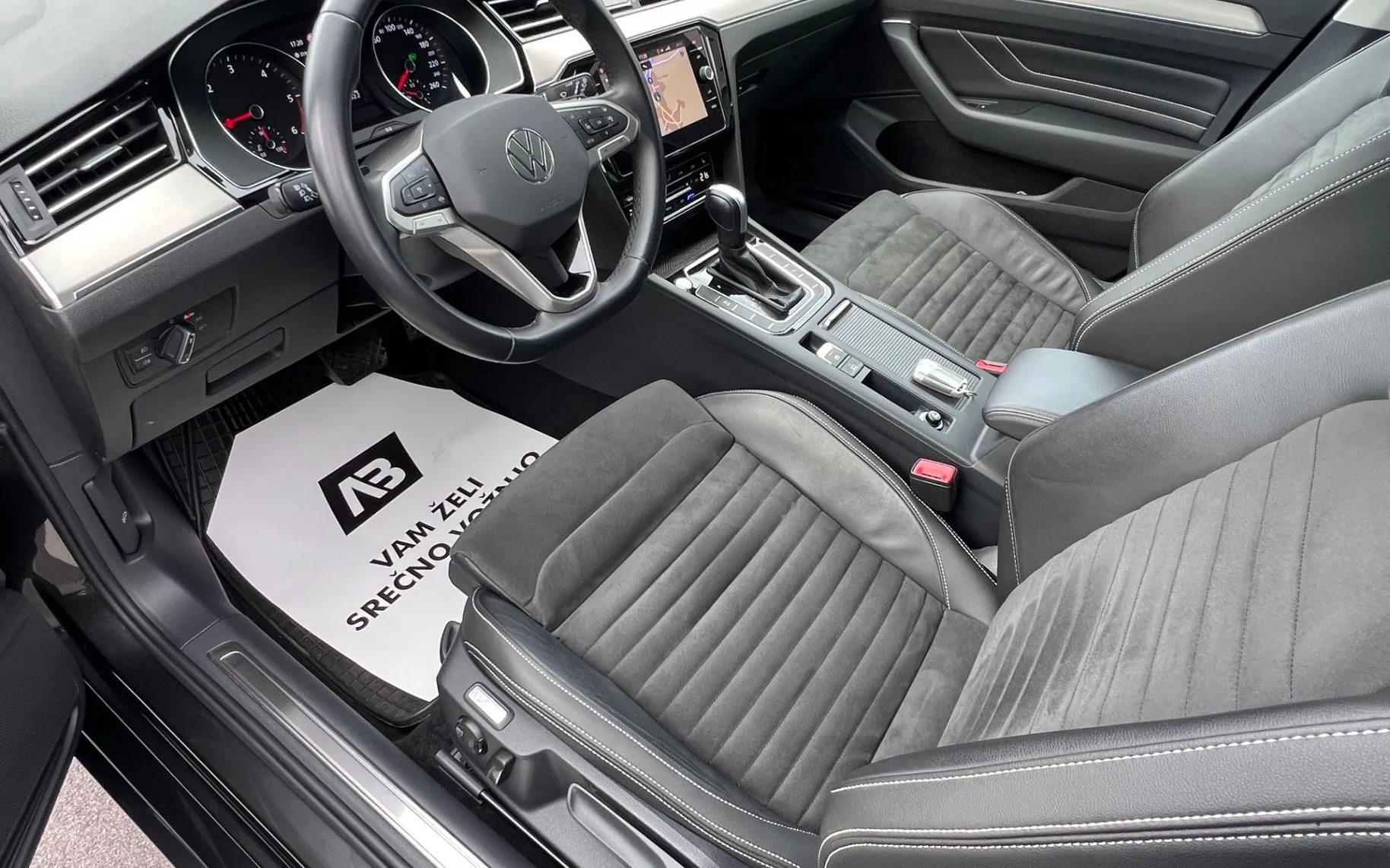 Notranja slika - Volkswagen Passat Variant - 2.0 TDI+HIGHLINE+ACC+F1+R.KAMERA+SAMO 25.241km - 8
