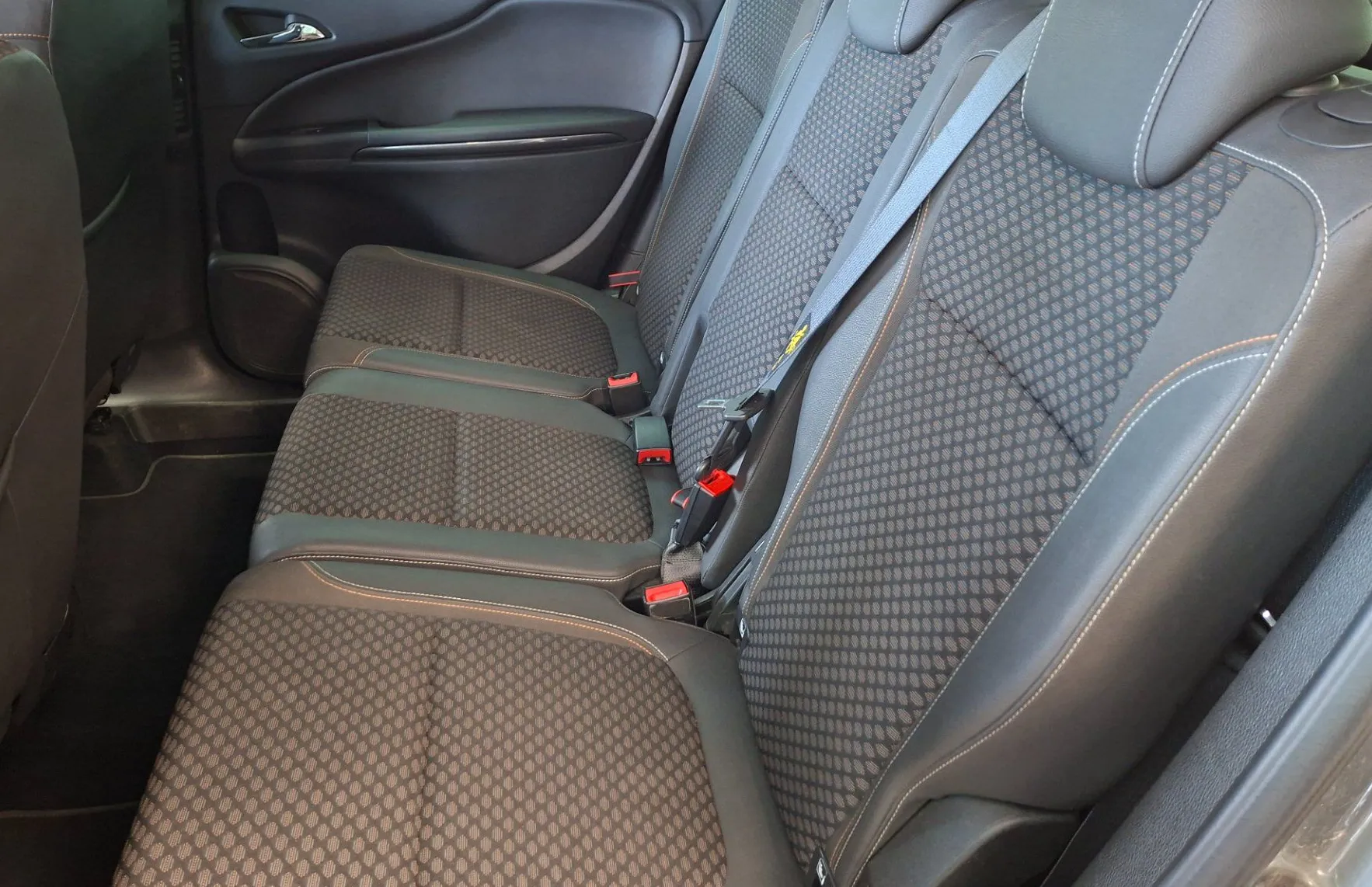 Zunanja slika - Opel Zafira - 1.6 CDTI Edition Start Stop-LED-PDC-KLJUKA-7 SEDEŽ - 13