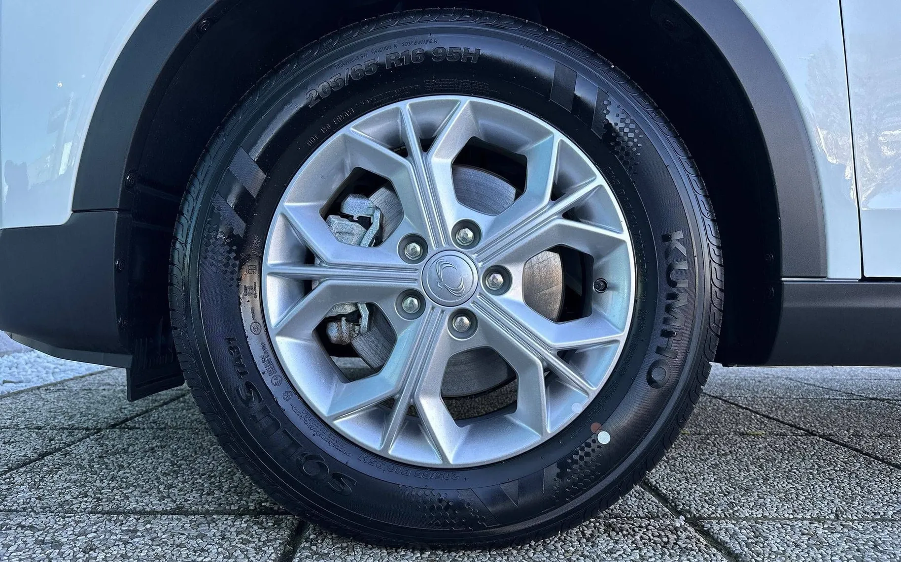 Notranja slika - KG Mobility Tivoli - 1.5 GDI-T Fresh A T - 9