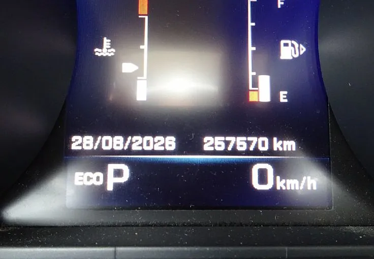 Zunanja slika - Land Rover Discovery Sport - 2.0 TD4 4WD Luxury Avt. PANORAMA FINANCIRANJE - 10