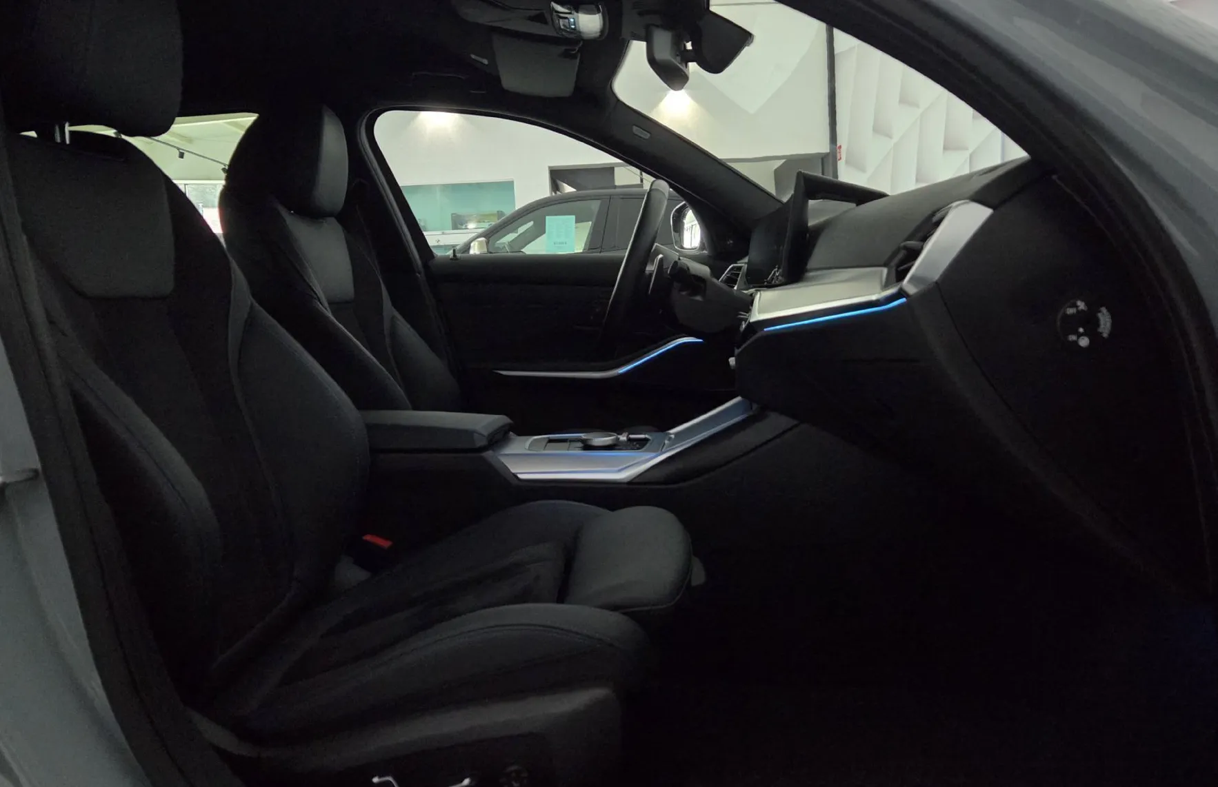 Zunanja slika - BMW Serija 3 - Touring: 330d xDrive -M.SPORT PRO-RADAR-H K-KEYLESS-KAME - 13
