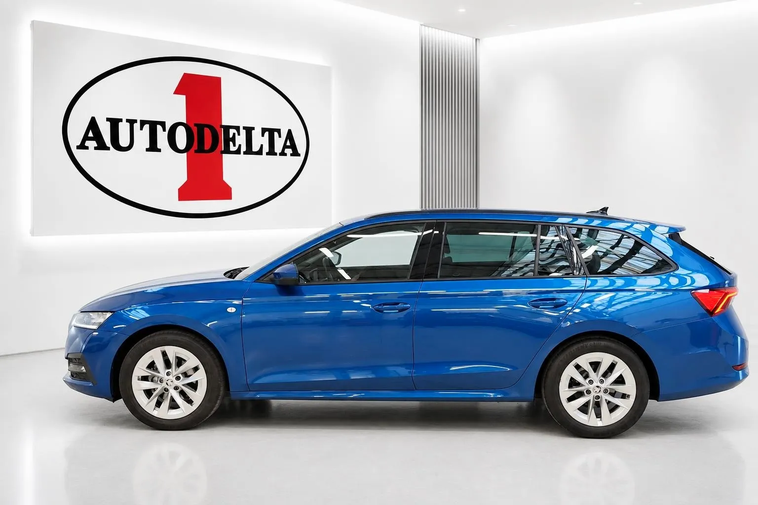 Zunanja slika - Škoda Octavia - Combi 2.0 TDI Ambition DSG - 3