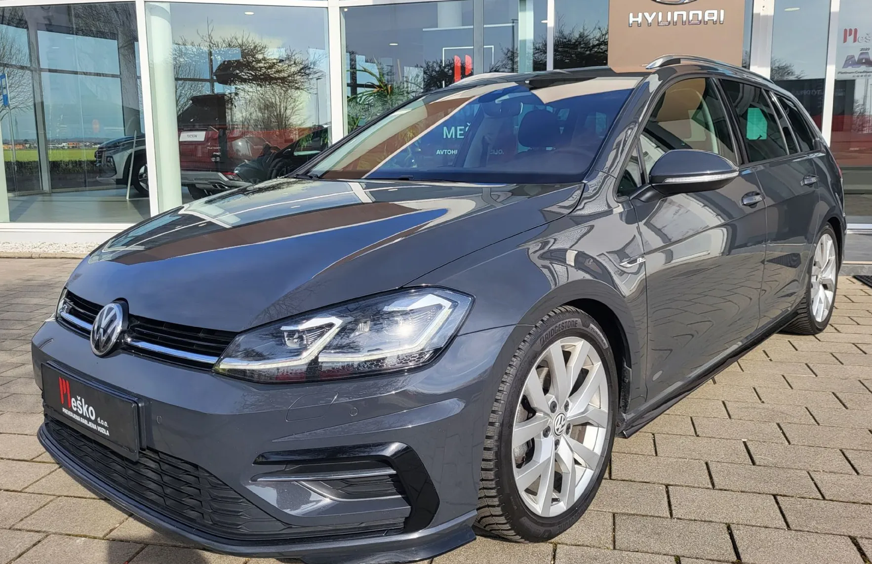 Zunanja slika - Volkswagen Golf - Variant 1.6 TDI R-Line avt. - 1
