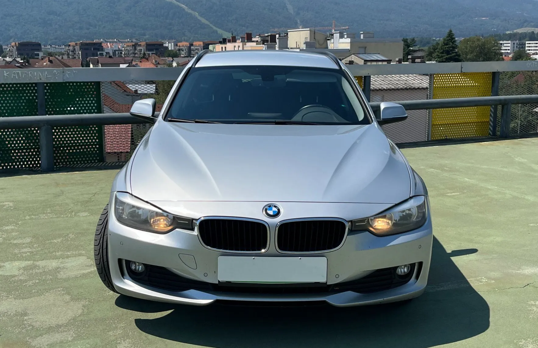 Zunanja slika - BMW Serija 3 - Touring:   318d xDrive Touring NAVI. 2X PDC. TEM - 2