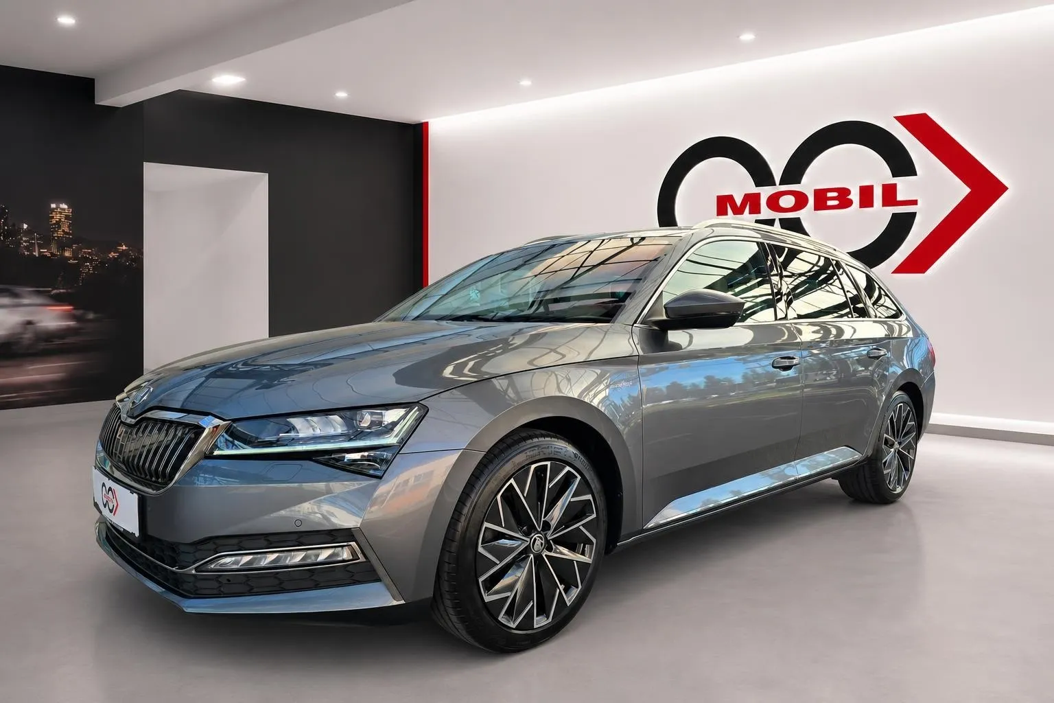 Zunanja slika - Škoda Superb - Combi 2.0 TDI L K DSG - Matrix.pano.Canton.DCC.kam - 1