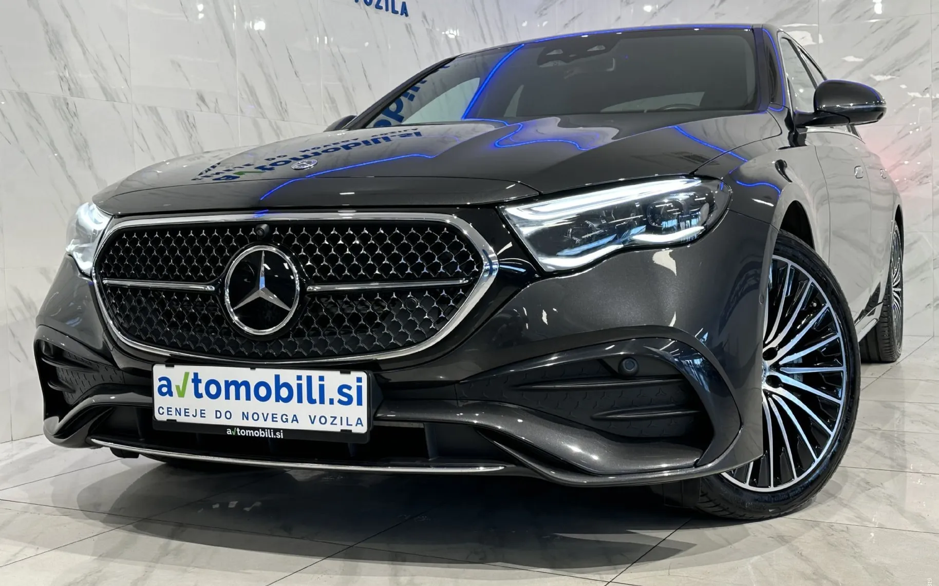 Zunanja slika - Mercedes-Benz E-Razred - 220d|4Matic|AMG|4WS|SuperScreen|Zračno|360K|Hlaj| - 3