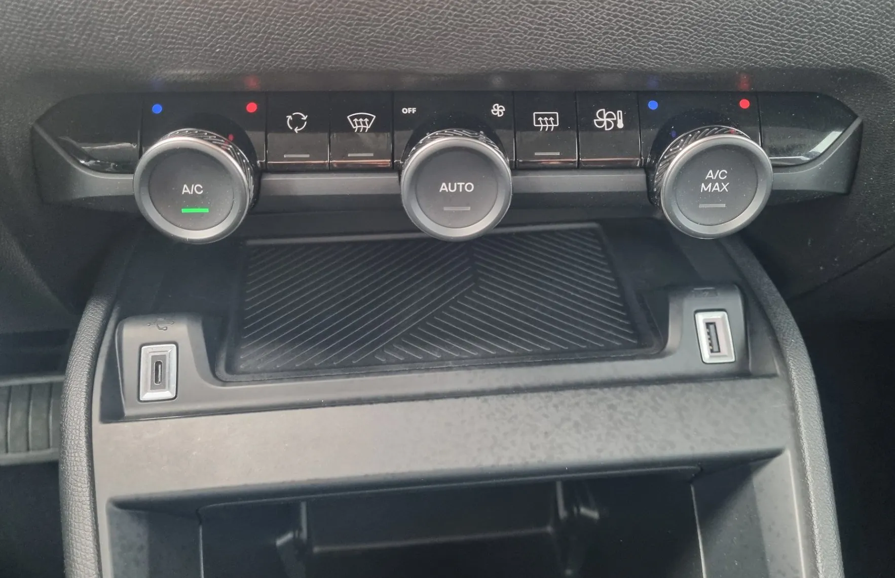 Zunanja slika - Citroën C4 X - 1.2 PURETECH MHEV - FACELIFT - SAMO 20.502KM - 16