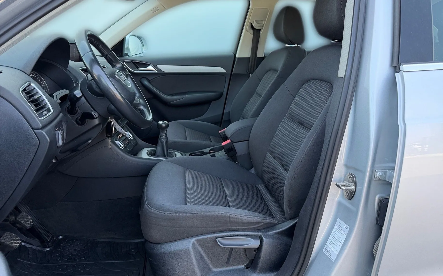 Notranja slika - Audi Q3 - quattro 2.0 TDI-SLO-1.Lastnik-Bixsenon-PDC-Tempoma - 7