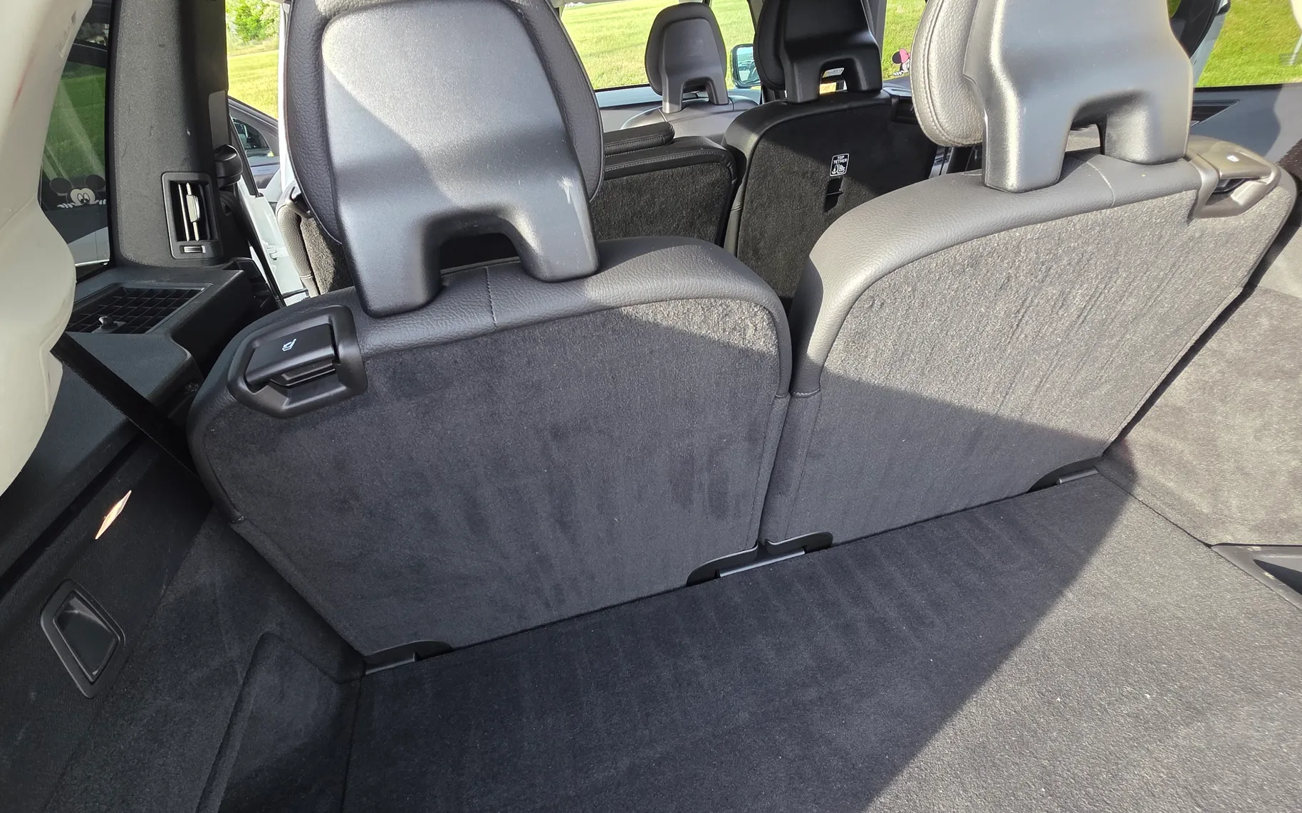 Notranja slika - Volvo XC90 - T8 Recharge Twin Engine R-Design Expression Avt. - 5