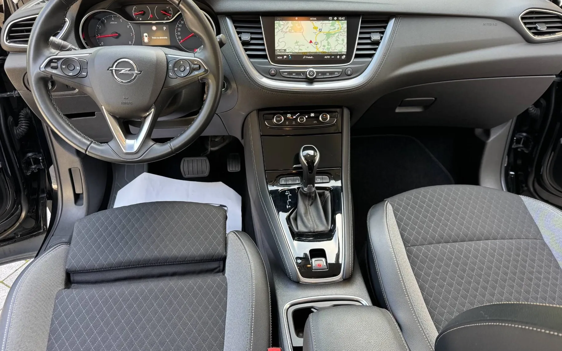 Notranja slika - Opel Grandland X - 1.5 CDTI  Start Stop Avt.-LED-KAMERA-ALU-NAVI-... - 12