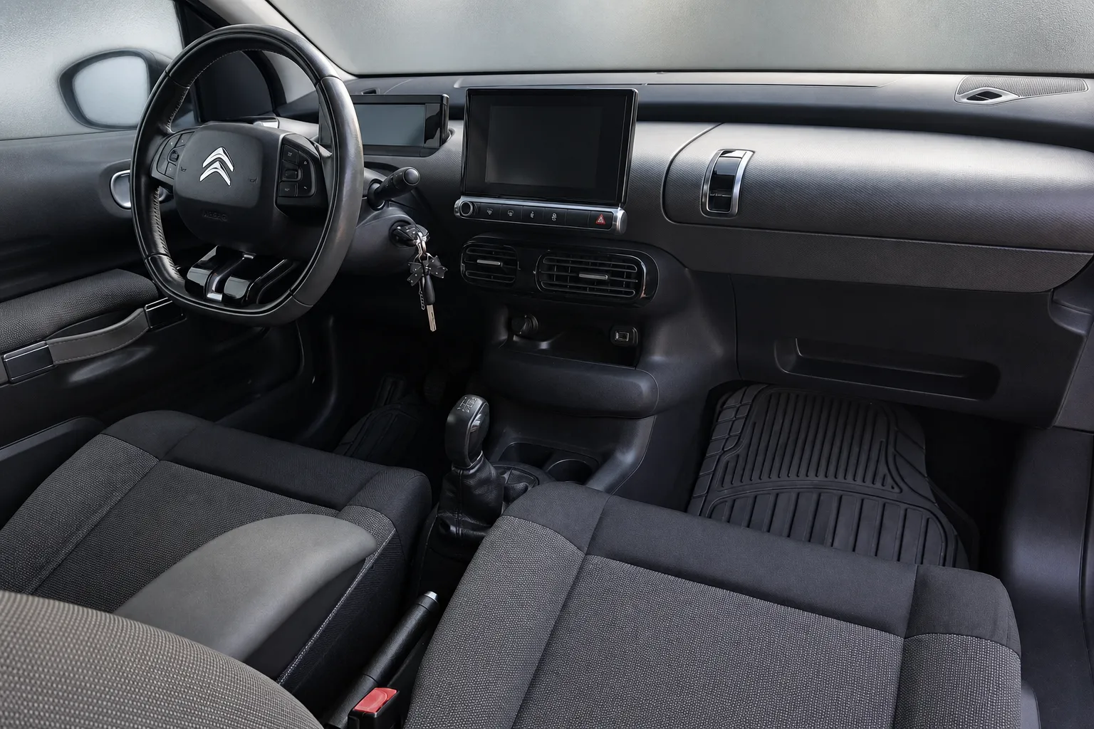 Notranja slika - Citroën C4 Cactus - 1.2 PureTech-ODLIČEN-KOT NOV-GARANCIJA-KAMERA - 10