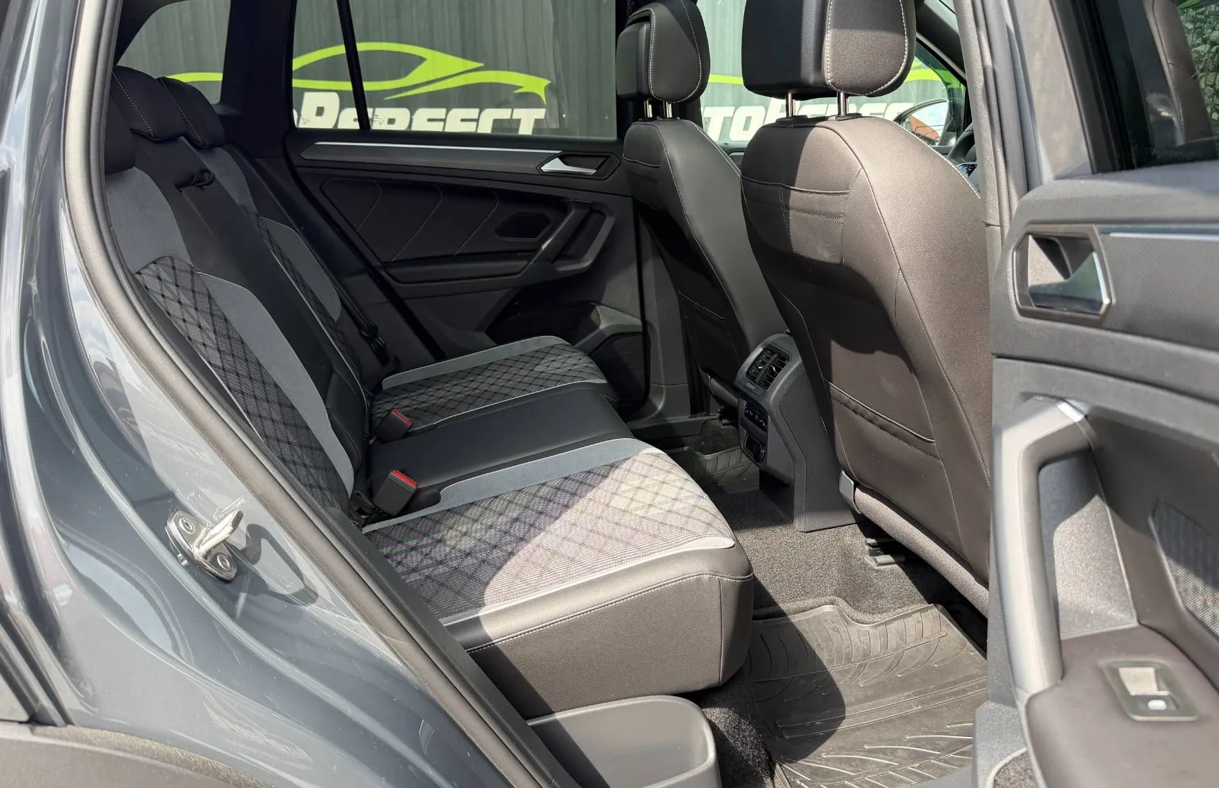 Zunanja slika - Volkswagen Tiguan - 2.0 TSI 4M R-Line DSG |HUD|KAM|PANO|IQ LIGHT|... - 17
