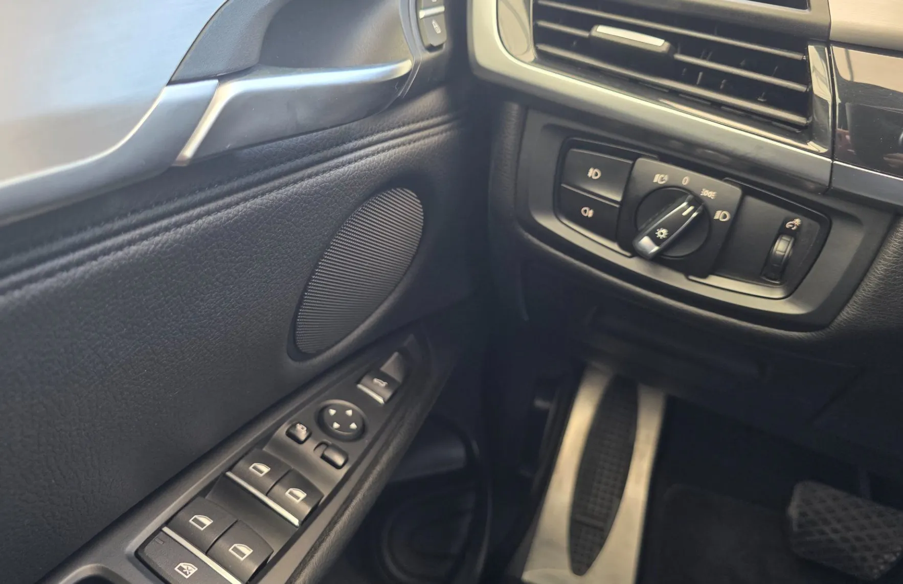 Zunanja slika - BMW X6 - serija : xDrive 30d - GR. + HLAJ. SED. - LED - KAMERA - NAV - 15