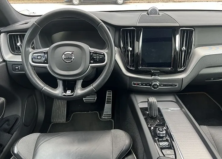 Zunanja slika - Volvo XC60 - B5D AWD AUT R-Design VELIKO DODATNE OPREME - 8