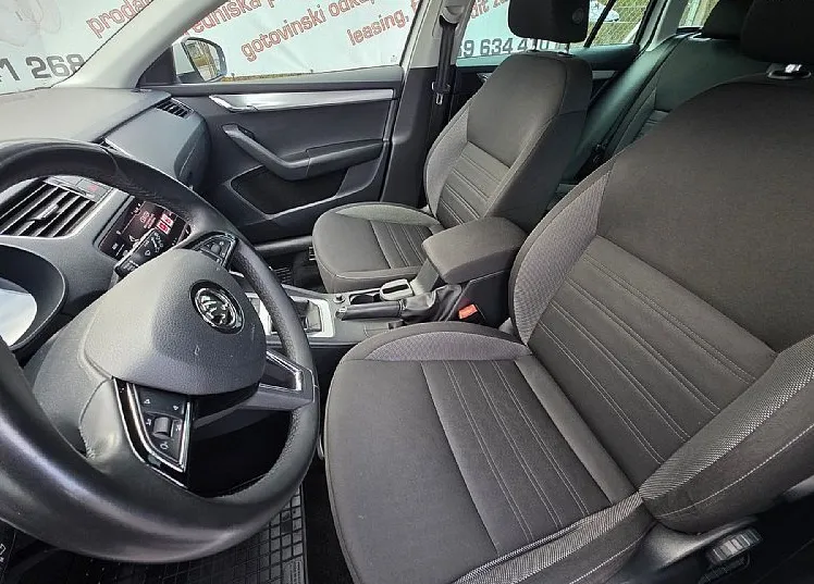 Zunanja slika - Škoda Octavia - 1.6 TDI STYLE ALU PLATIŠČA-PDC-NAVIGACIJA - 12