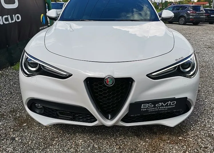 Zunanja slika - Alfa Romeo Stelvio - 2.2 Multijet Q4 SuperSPRINT LE 84575KM KOT NOVA - 2