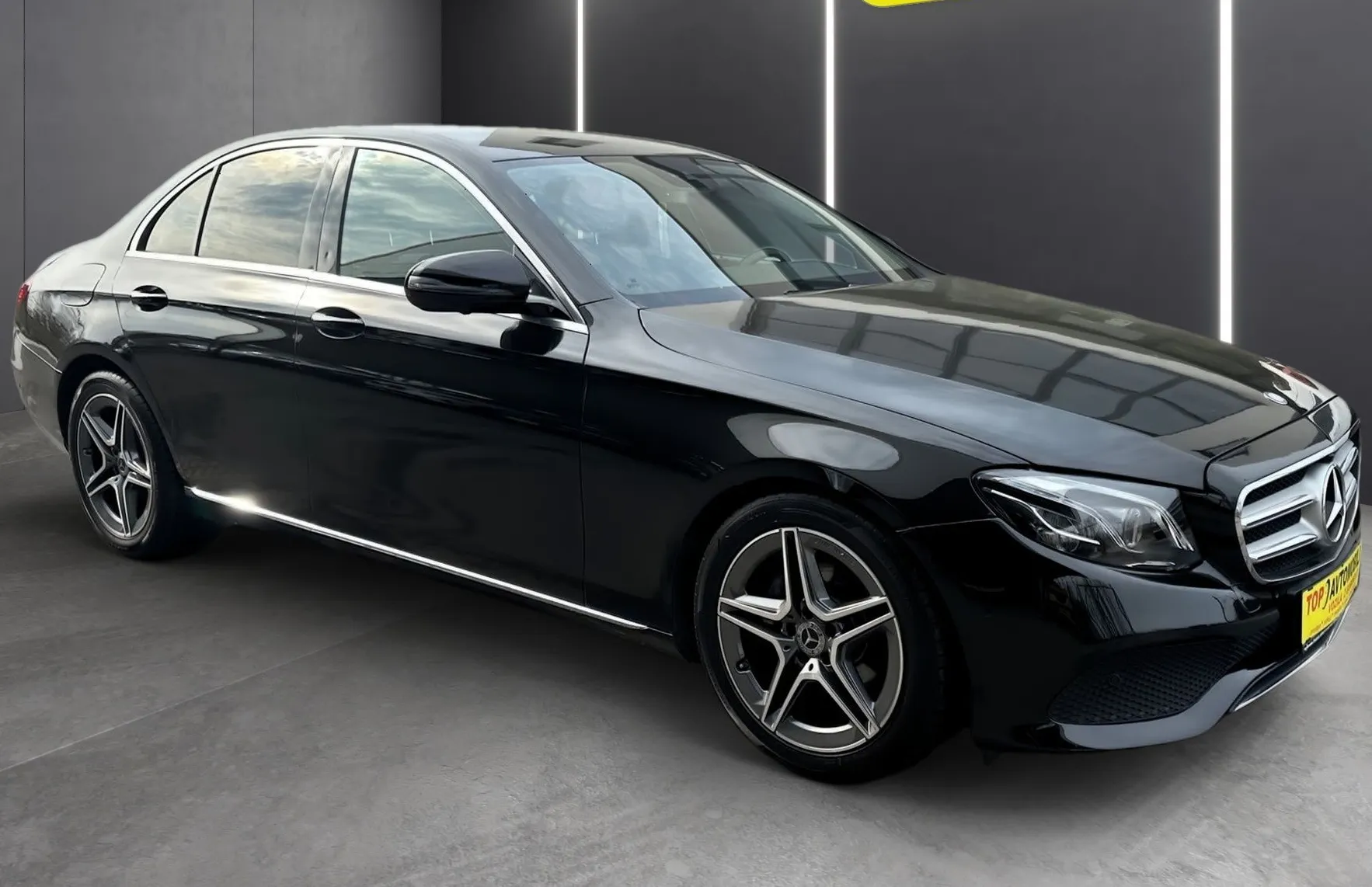Zunanja slika - Mercedes-Benz E-Razred - E 220d FULL LED TEMPOMAT NAVI 360 KAMERA PDC - 10