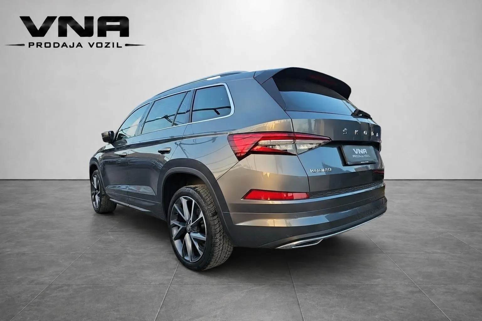 Zunanja slika - Škoda Kodiaq - L K 2.0 TSI 4X4 DSG |VIRTUAL|3D-KAM|HL-SED|RADAR| - 4