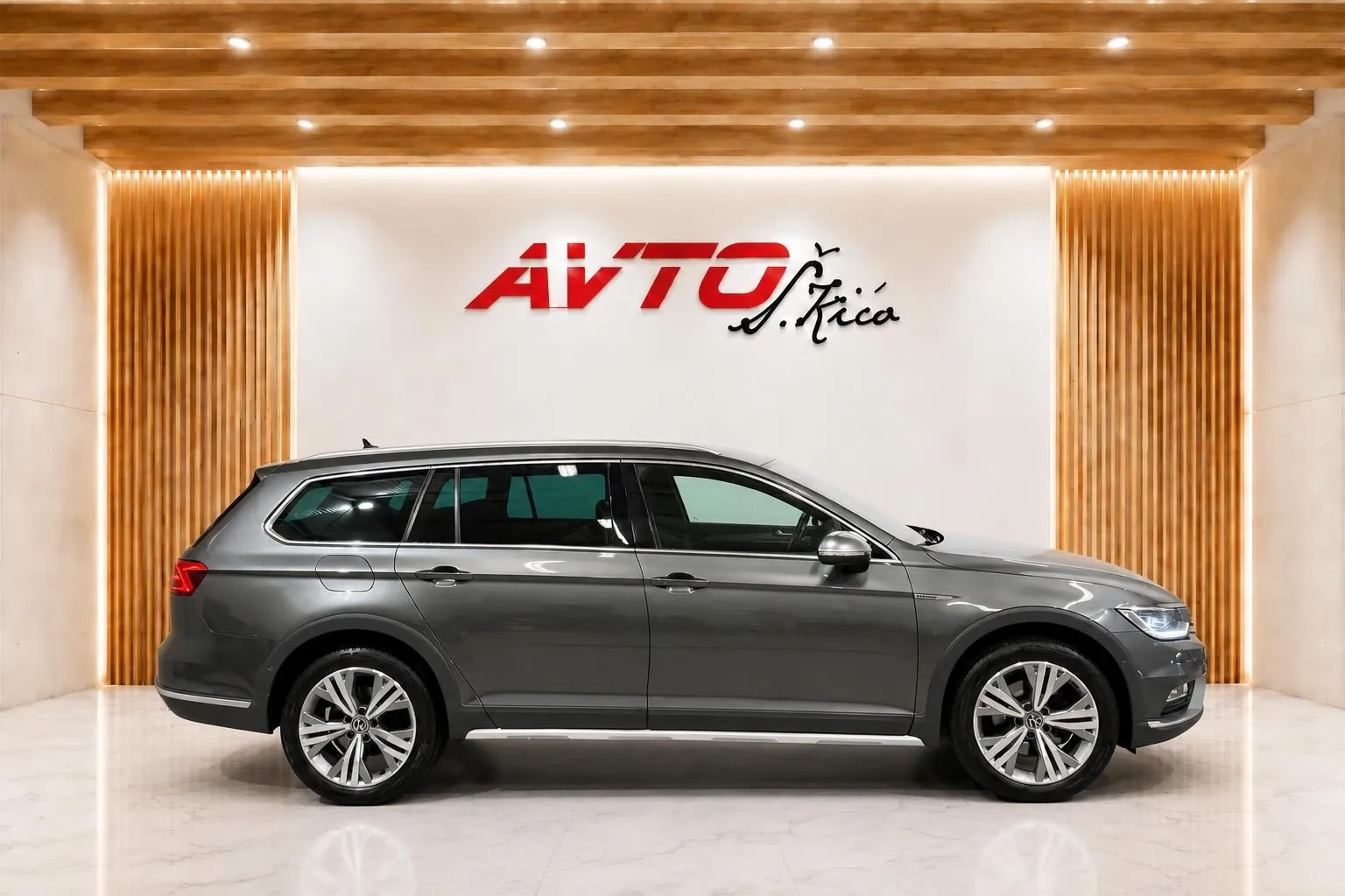 Zunanja slika - Volkswagen Passat Alltrack - 4motion 2.0 TDI-FULL LED-AVT-TEMPOMAT-NAVI-PDC - 4