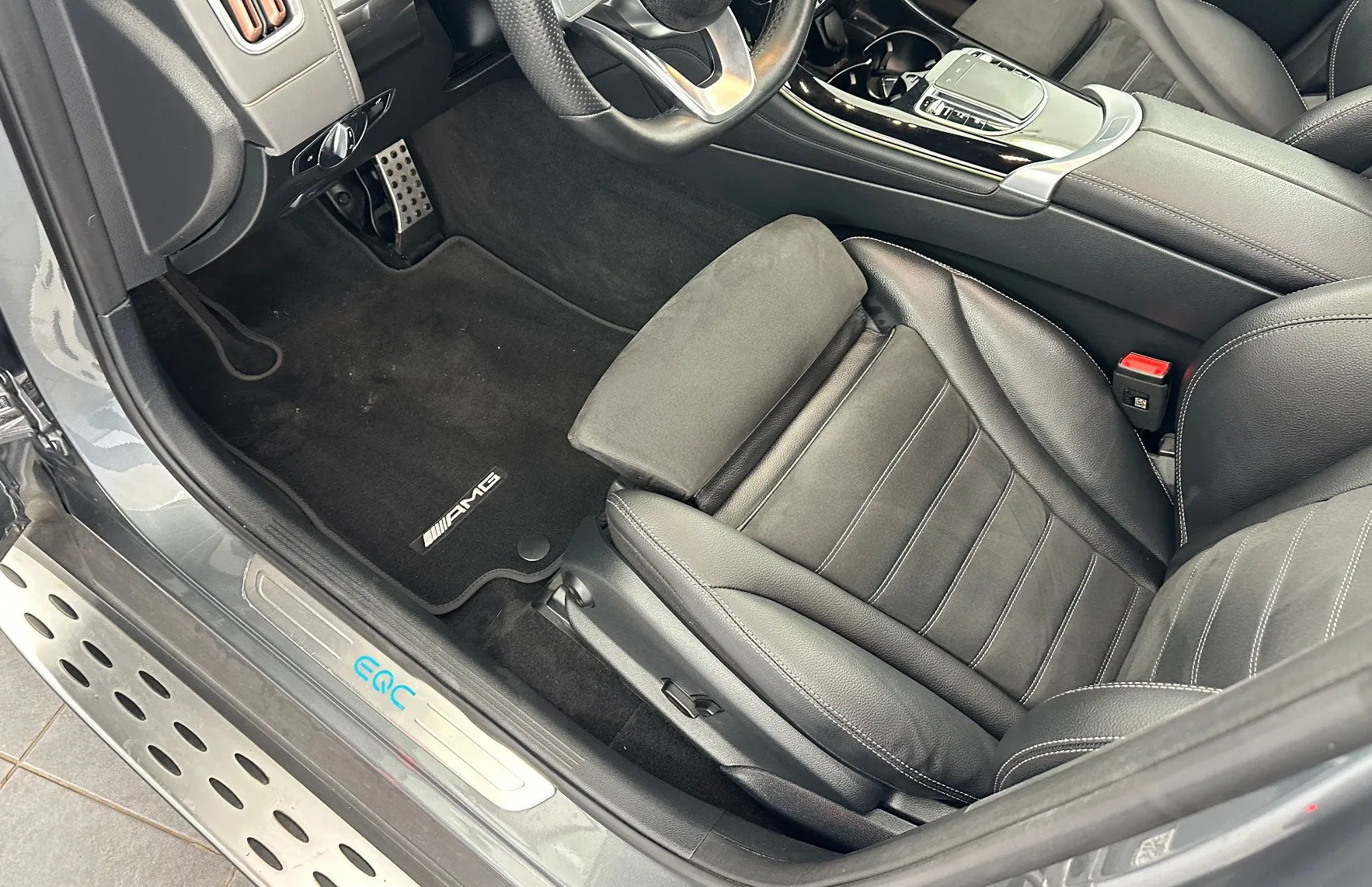 Zunanja slika - Mercedes-Benz EQC - 400 4MATIC AMG Line.NEMŠKI+4ALU.LED.KAMERA.67.000 - 17