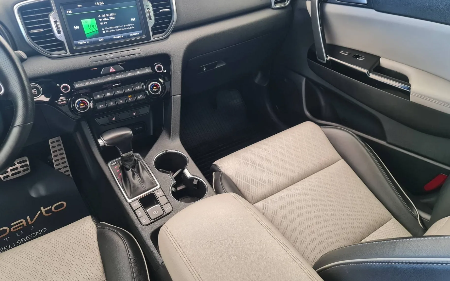 Notranja slika - KIA Sportage - 4WD 1.6 T-GDI GT-Line•1 Lastnik•Slovensko poreklo. - 11