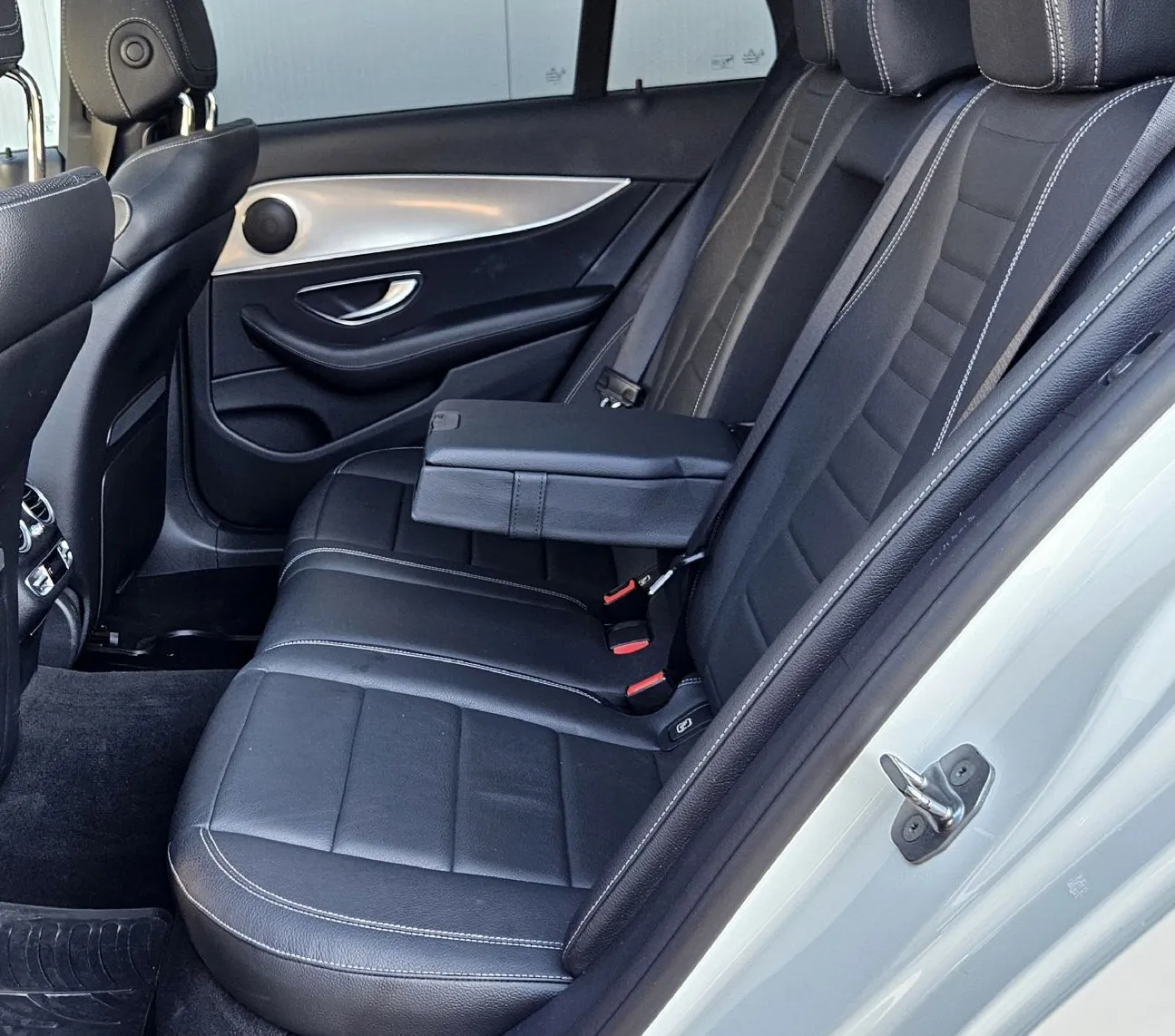 Zunanja slika - Mercedes-Benz E-Razred - E 220 d AMG line+ACC+PANO+MULTIBEAM+USNJE+PRIKLOP+ - 13
