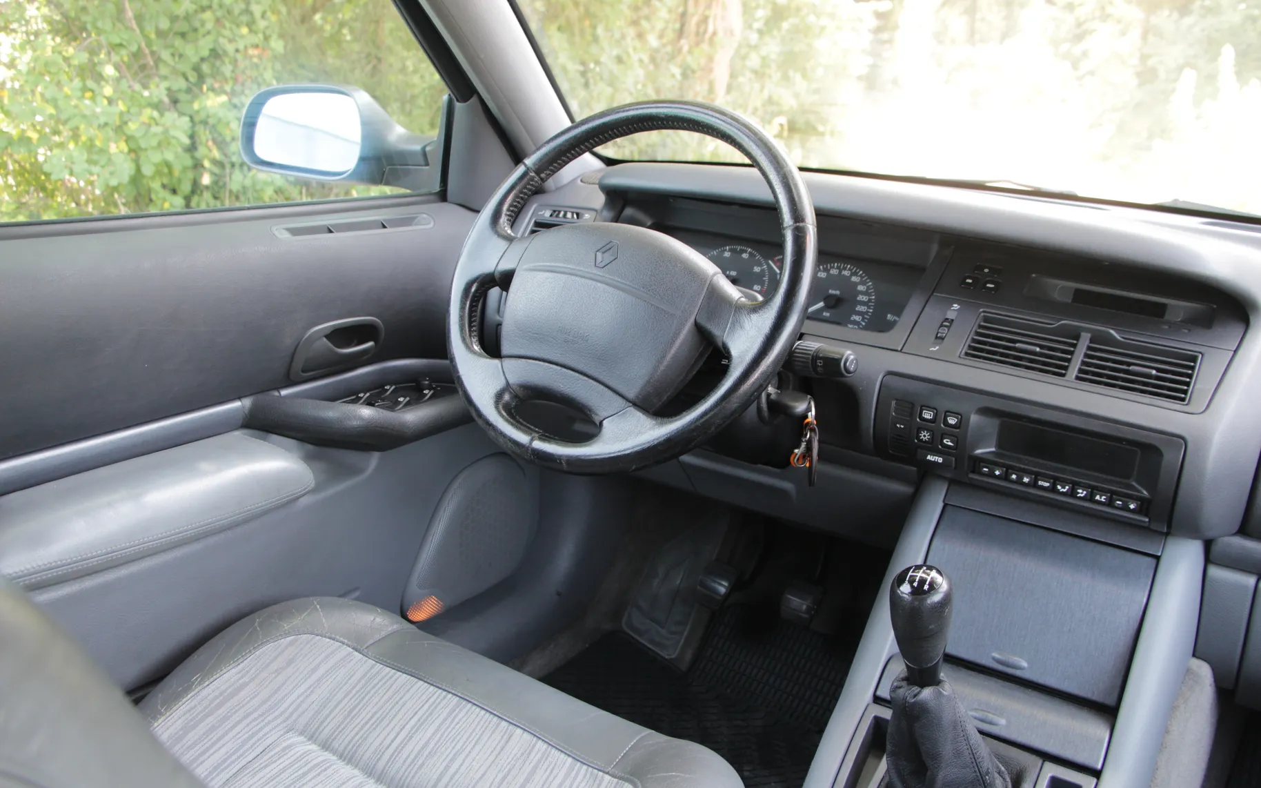 Notranja slika - Renault Safrane - Fairway 2,5 - 6
