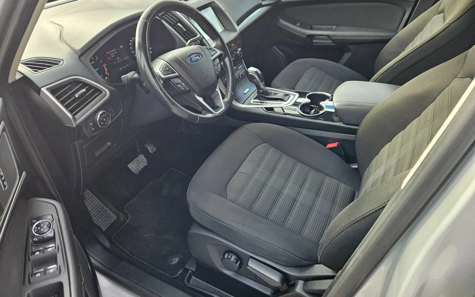 Notranja slika - Ford Galaxy - 2.0 TDCi Titanium AVT.  NAVI 7 SEDEŽEV - 9