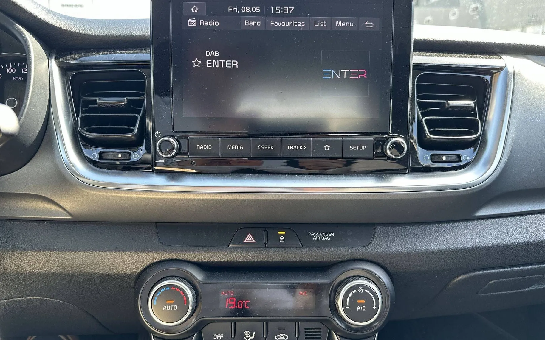 Notranja slika - KIA Stonic - 1.2 DPI LX Urban ISG - 16