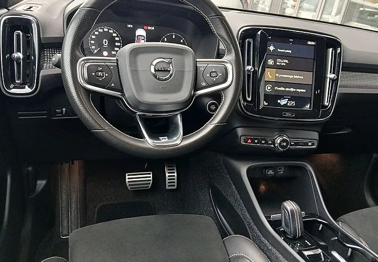 Zunanja slika - Volvo XC40 - 2.0 D3 R-Design 2WD -VIRTUAL -KAMERA -MEMORY - 7