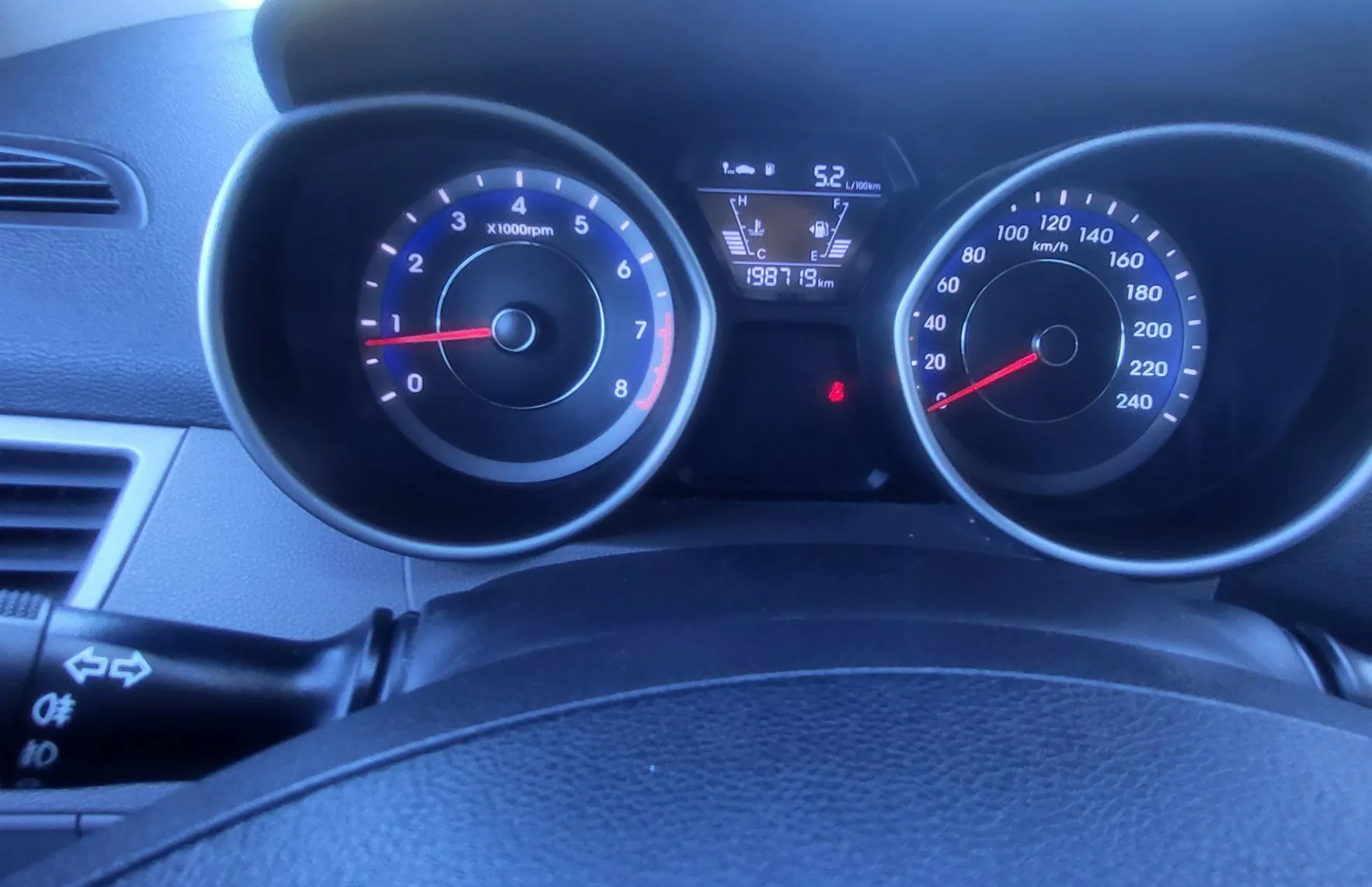 Zunanja slika - Hyundai Elantra - 1.6 CVVT Comfort slo-1lastnik-acc-potrjena servisn - 13