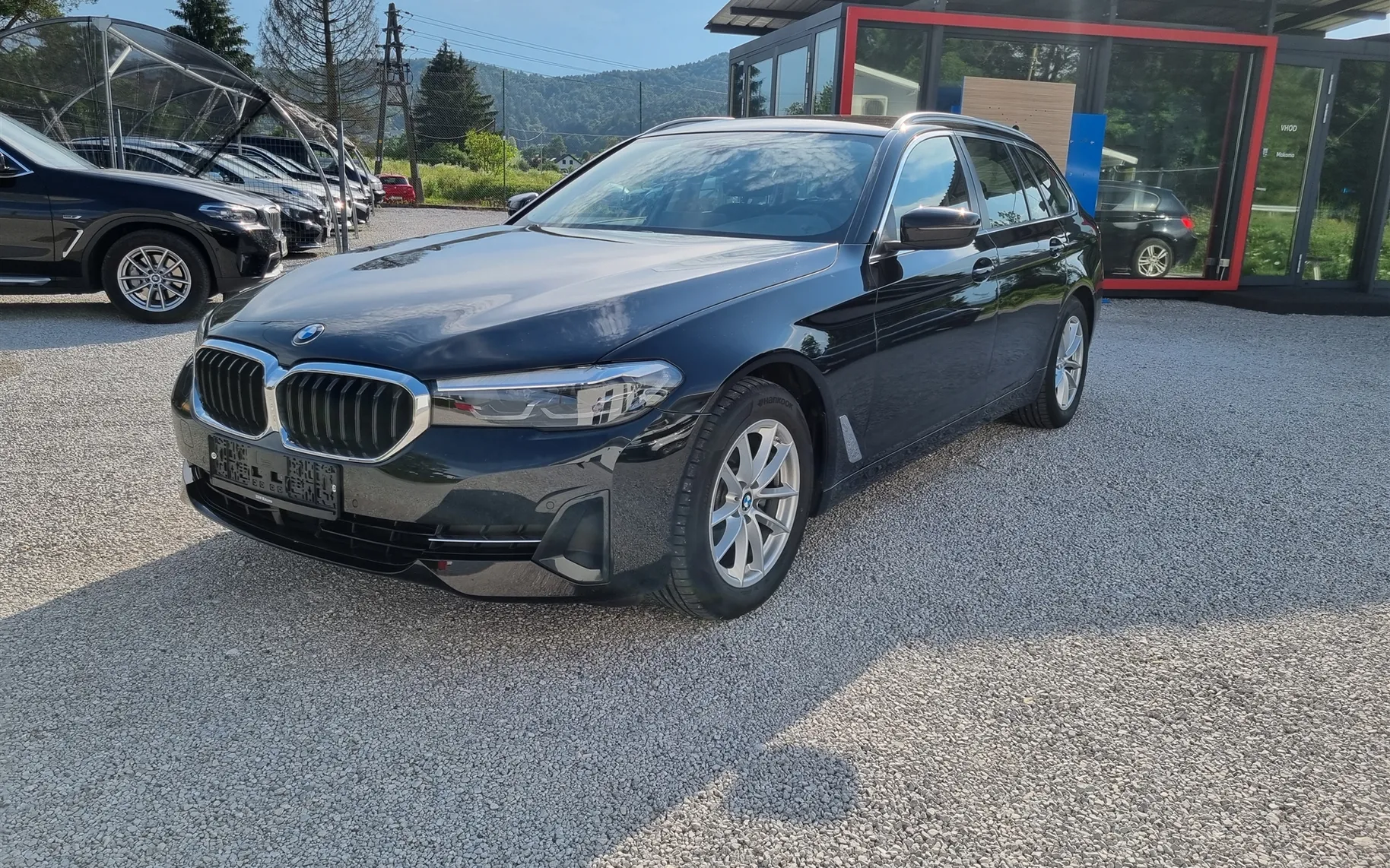 Zunanja slika - BMW Serija 5 - 520d xDrive - 1