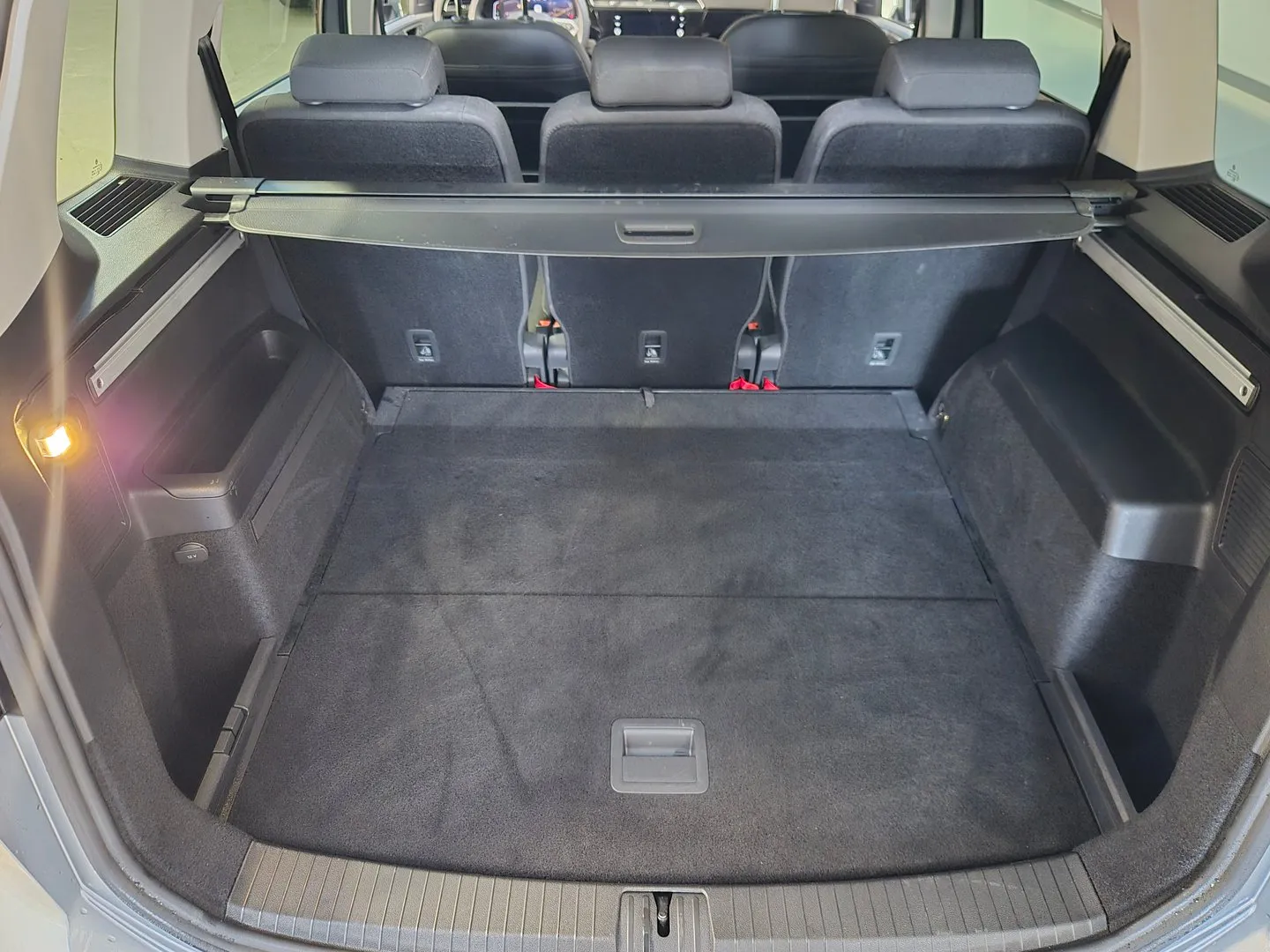 Zunanja slika - Volkswagen Touran - R-Line Edition 1.5 TSI DSG - 9